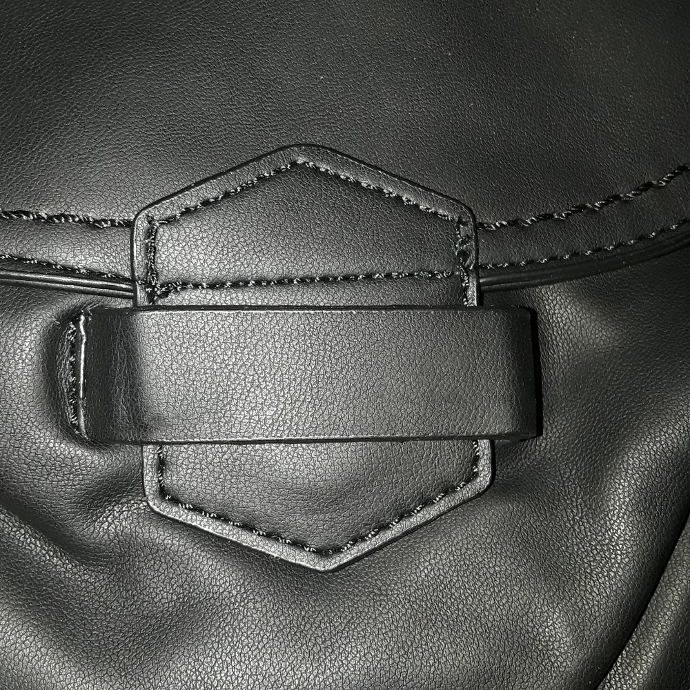 Soft Black Tuck & Loop Crossbody Purse Bag - Picture 8 of 8